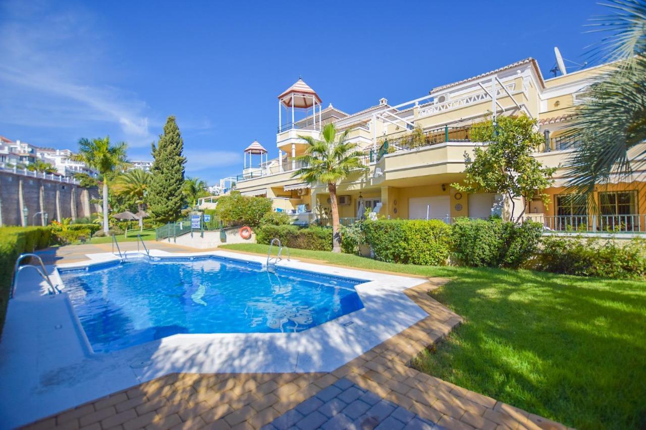 Refurbished 2-Bed Apartment Burriana Beach. Nerja Eksteriør billede