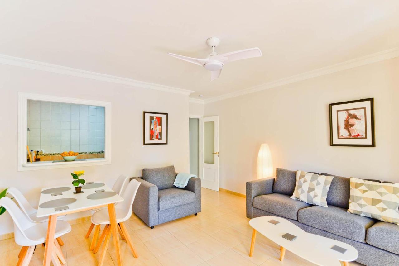 Refurbished 2-Bed Apartment Burriana Beach. Nerja Eksteriør billede