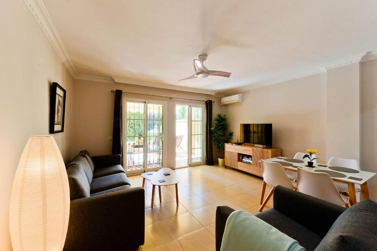 Refurbished 2-Bed Apartment Burriana Beach. Nerja Eksteriør billede
